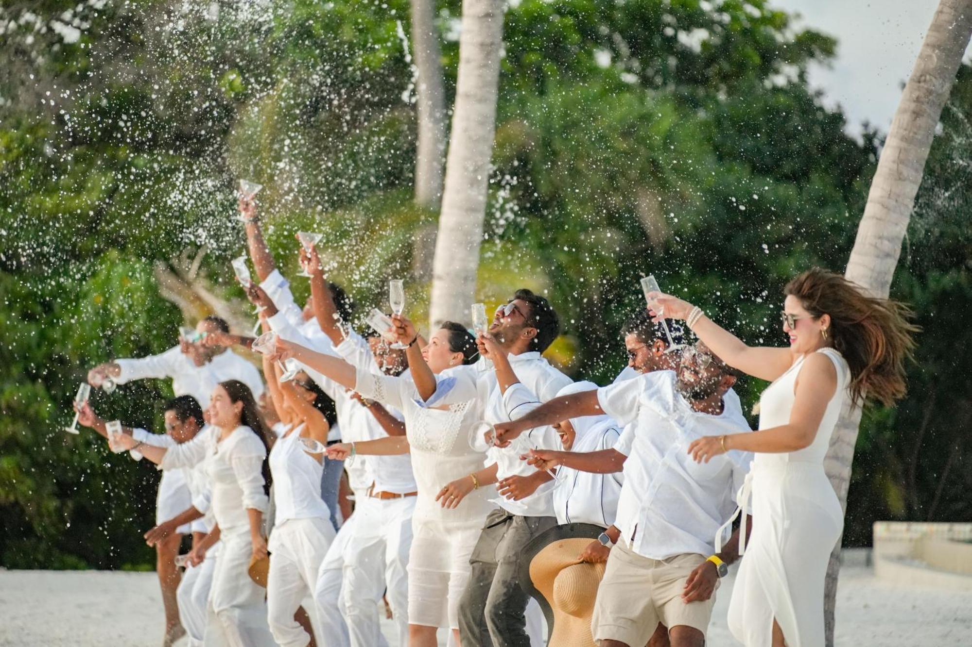 Ifuru Island Maldives Hotel Ugoofaaru Bagian luar foto